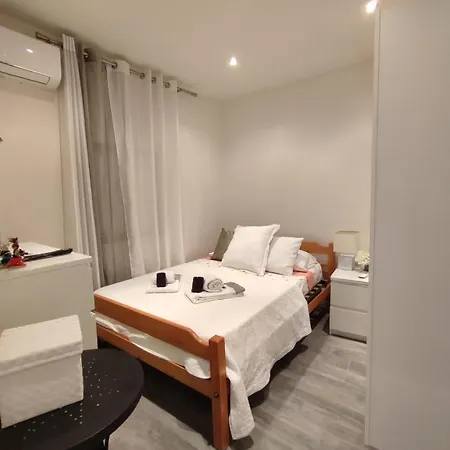 Casa Docim, Casa Tipica Algarvia No Centro Da Velha דירה אלבופיירה